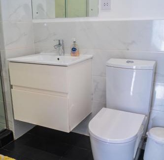 Cantonments Apartamento | Sky View Condo at Embassy Gardens