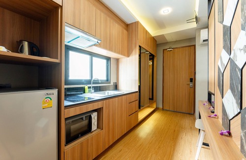 Nanai Road Hotel | Sky Wave Patong
