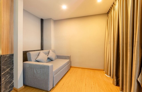 Nanai Road Hotel | Sky Wave Patong