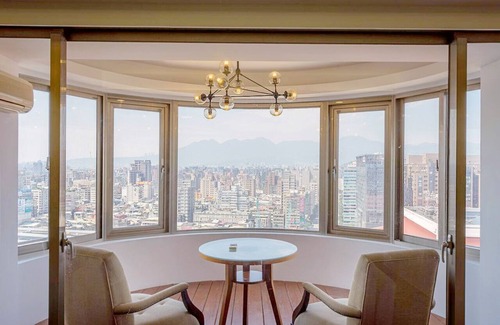 Zhongzheng Hotel | Sky19 Hotel