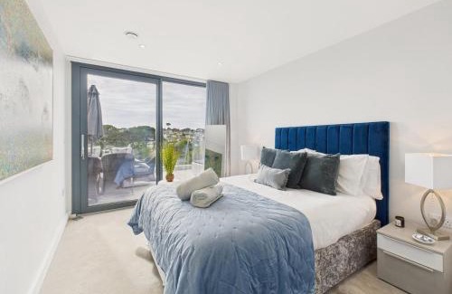 Maenporth Apartamento | Skydeck at The Liner – Stylish 2-Bed/2-Bath Top Floor with Panoramic Sea Views