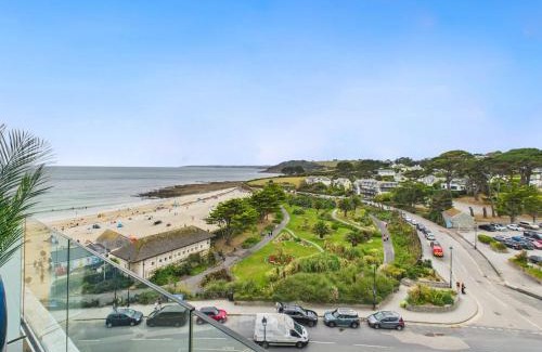 Maenporth Apartamento | Skydeck at The Liner – Stylish 2-Bed/2-Bath Top Floor with Panoramic Sea Views