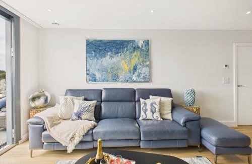 Maenporth Apartamento | Skydeck at The Liner – Stylish 2-Bed/2-Bath Top Floor with Panoramic Sea Views