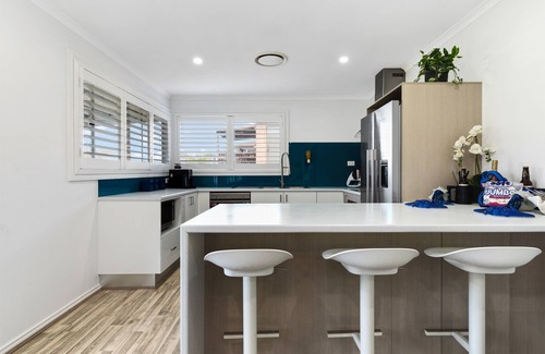 Malua Bay Casa | Skyes Beach House - Group Saver