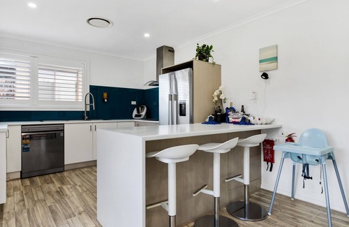 Malua Bay Casa | Skyes Beach House - Group Saver