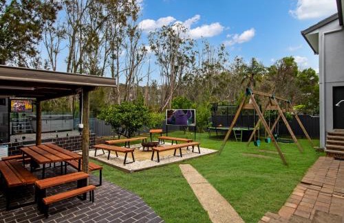 Malua Bay Casa | Skyes Beach House -Views, Spas, Sauna, Arcade Games