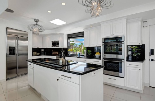 Canyon Corridor Casa | Skyfall House -Stunning secluded, peaceful iconic 3-bedroom home!