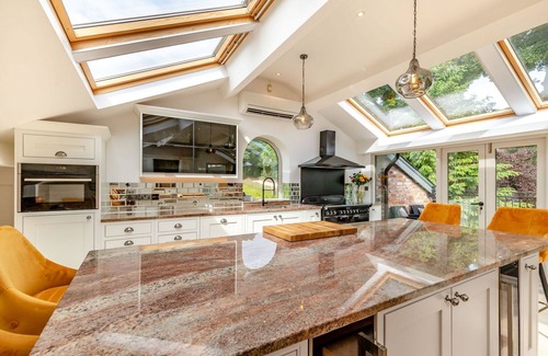 Prestbury Cabaña | Skyfall - Luxury Cottages
