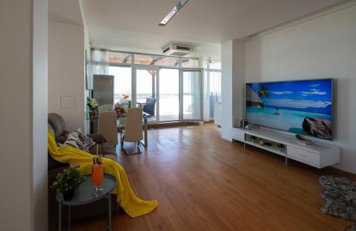 Imanta Apartamento | Skyhouse Riga Private Penthouse and SPA