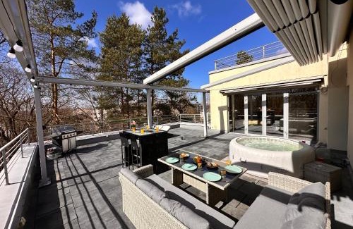 Ziepniekkalns Apartamento | Skyhouse Riga Superior Penthouse & SPA