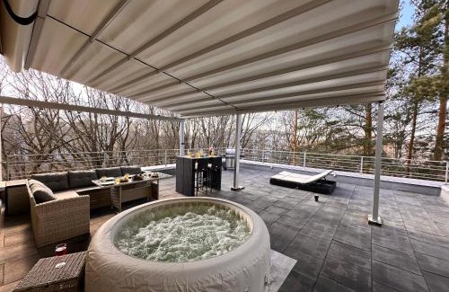 Ziepniekkalns Apartamento | Skyhouse Riga Superior Penthouse & SPA