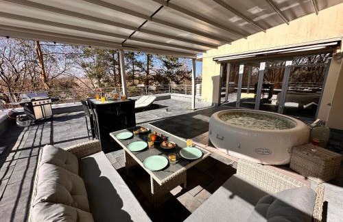 Ziepniekkalns Apartamento | Skyhouse Riga Superior Penthouse & SPA
