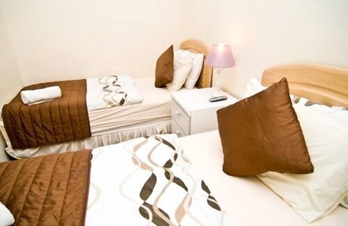 Heston Central Casa | Skylark B&B