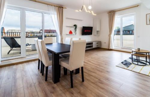 Tractorul Apartamento | Skylark - Cairo Penthouse cu Jacuzzi si Vedere la Munte