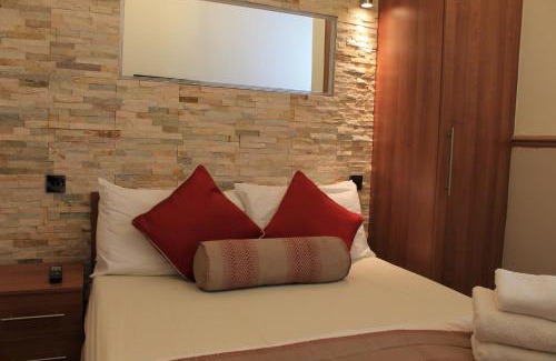 Heston Central Casa | Skylark Guest House