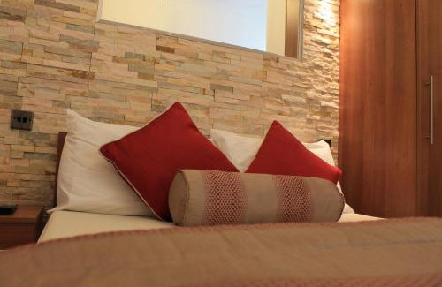 Heston Central Casa | Skylark Guest House