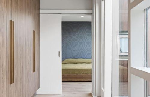 Vesturbær Apartamento | Skylight Lux 3BR/2BA City Center with Free Parking