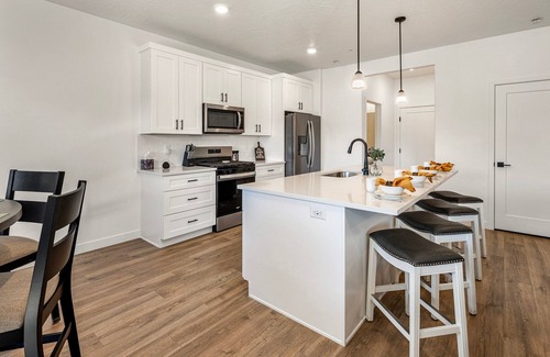 St. George Casa | Skyline 1645|Fire pit, Paddle boards, EV Charger, Community Amenities!