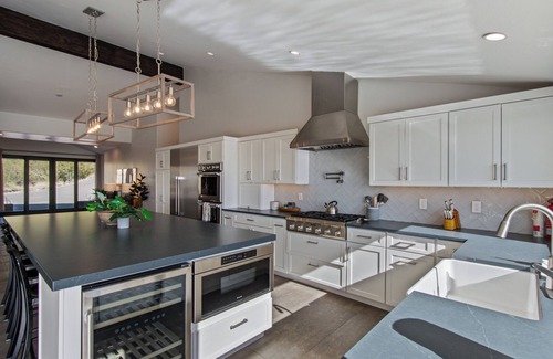 Shadow Ridge Casa | Skyline: 5 bed/6 bath, amazing views, tennis & basketball courts, pool, hot tub