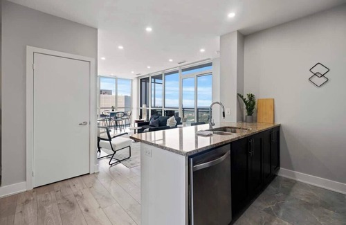 Downtown Mississauga Apartamento | Skyline Bliss Penthouse, Gym, Pool, Sauna Access