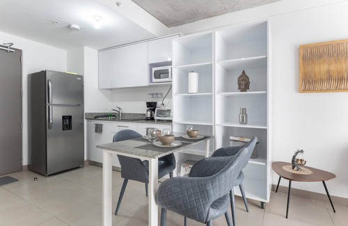 Curridabat Apartamento | Skyline iFreses, 22nd floor! AC, TV and Pool