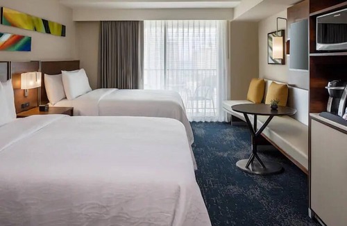 Diamond Head - Kapahulu - St. Louis Hotel | Skyline & Ocean Hues – Hilton Garden Inn Waikiki Stay! 2 Comfortable Units!