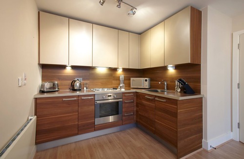 Basingstoke Apartamento | Skyline Plaza by Viridian Apartments