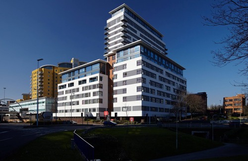 Basingstoke Apartamento | Skyline Plaza by Viridian Apartments