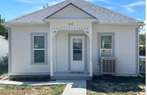 Canon City Casa | Skyline Retreat Charming 3-bedroom house with AC and WiFi in Cañon City