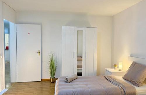 Nussbaumen Apartamento | Skyline Retreat Jedes Zimmer mit TV