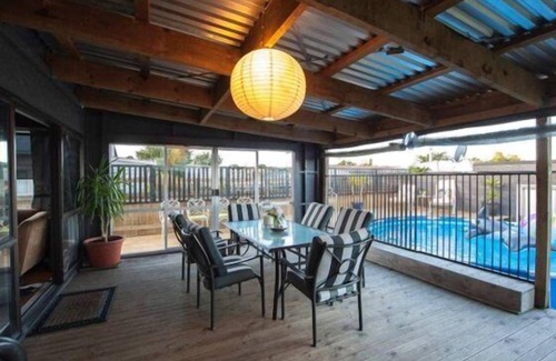 Kawaha Point Casa | ZARRIES @ 113 ROTORUA