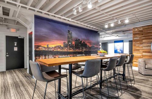 Downtown Nashville Apartamento | Skyline Suite with Penthouse & Rooftop Deck 6BR by Maddox Hotel