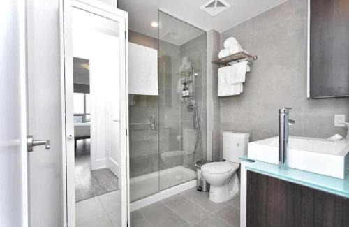 Toronto Entertainment District Apartamento | Skyline Suites - Walk to MTCC, ACC, Rogers Centre & Entertainment District