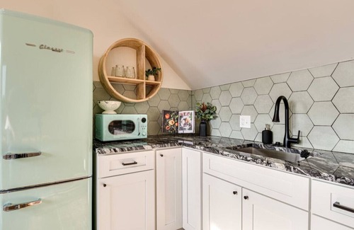 Lockerbie Square Apartamento | Skyline View Condo, Best downtown spot, Park FREE!