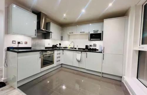 Docklands Apartamento | Skyline Views by the O2, Walk to Excel - Perfect for Business or Leisure