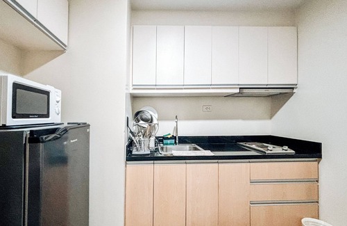Iloilo Apartamento | Skyline Views & Serenity in the City