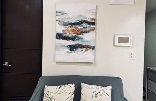 Iloilo Apartamento | Skyline Views & Serenity in the City