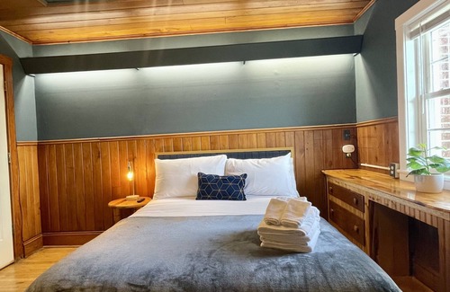 Marion Hotel | Skyline Village Inn