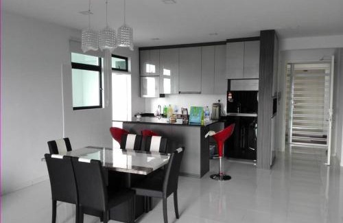 Bukit Indah Apartamento | Skyloft Premium Suites 8 pax