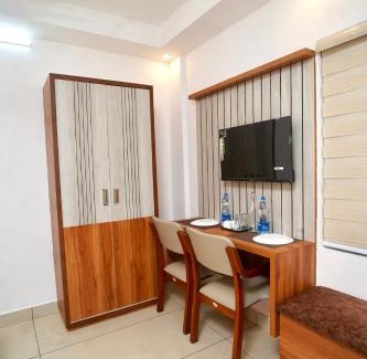 Alwaye Cabina | Skyluxe Airport Hotel