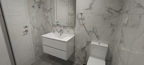 Montenegro Casa | Skynest 59 Faro Airport Guest House