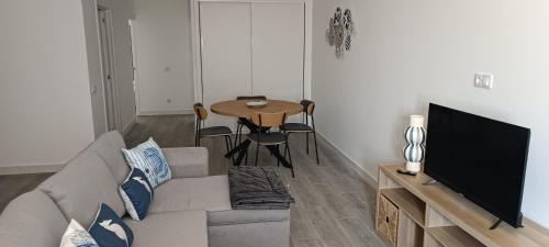 Montenegro Casa | Skynest 61 Faro Airport Guest House