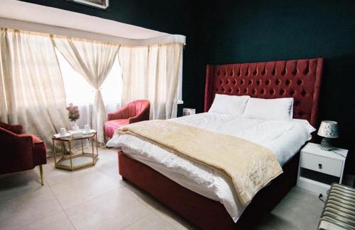 Greater Johannesburg Metropolitan Area Cabina | Skypz Home Lodge
