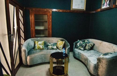 Greater Johannesburg Metropolitan Area Cabina | Skypz Home Lodge