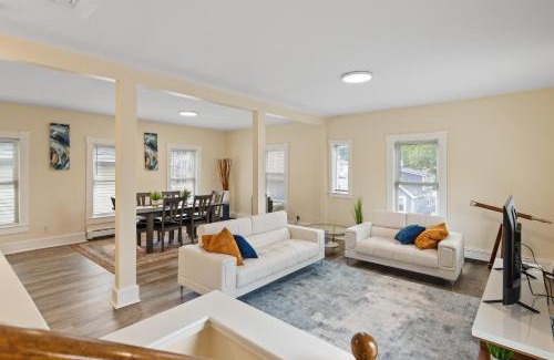 High Street Hill Apartamento | Skyrise Two Stories - Centrally Located