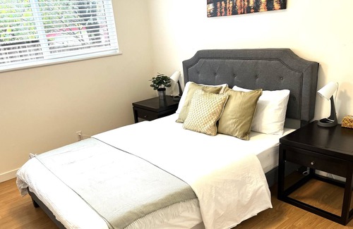 Port Coquitlam Casa | Skytrain Poco Beautifully Reno'd Ground Level Unit