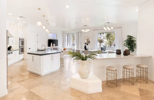 Racquet Club West Casa | Skyview - Private Mountainside Villa with Pool, Game Room & Gym! #004928 4br