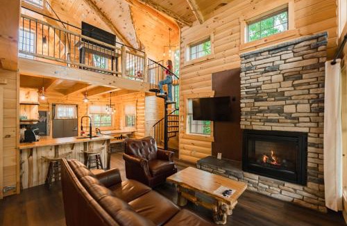 Millersburg Casa | Skyview Treehouse by Amish Country Lodging