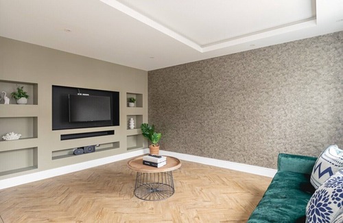 Barnet Apartamento | Skyvillion -4Bed Cozy Cockfosters Apt Mins to Tube