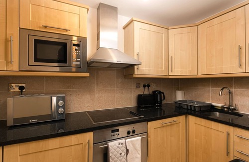 Barnet Apartamento | Skyvillion - Amplio apartamento de 2 habitaciones con balcón en Barnet